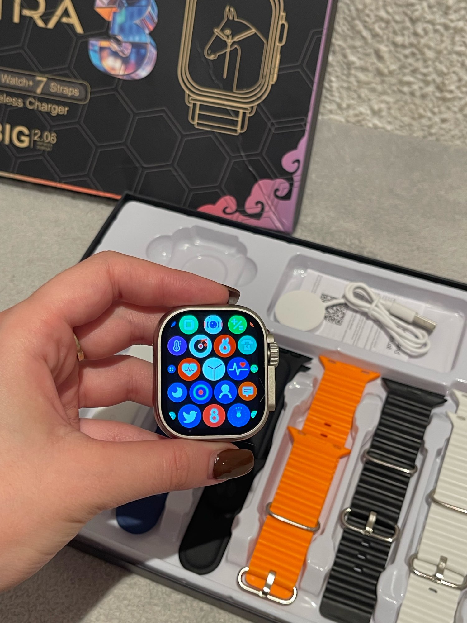 ULTRA SMART WATCH - 7 straps